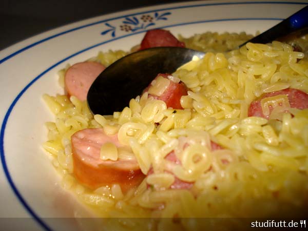 Nudelsuppe mit Wurst