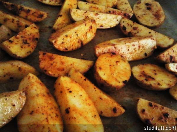 Selbst gemachte Kartoffelecken mit Grillgemüse